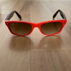 Ray-Ban wayfarer sunglasses